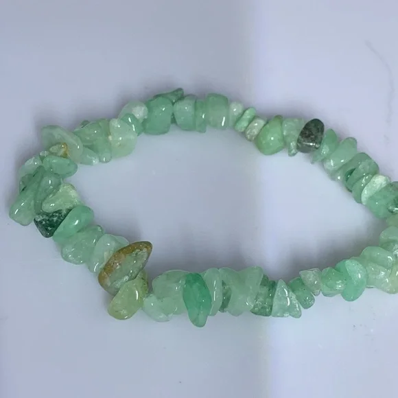 Dainty Green Chrysoprase Chip Bracelet - Picture 10 of 11